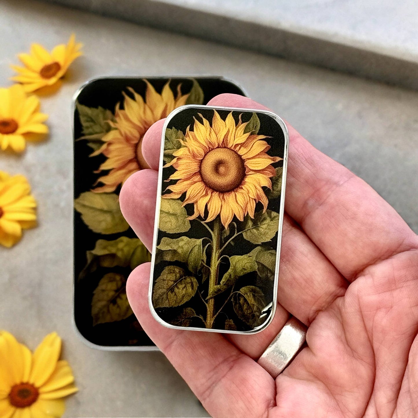 Firefly Notes - Beautiful Sunflower Notions tin