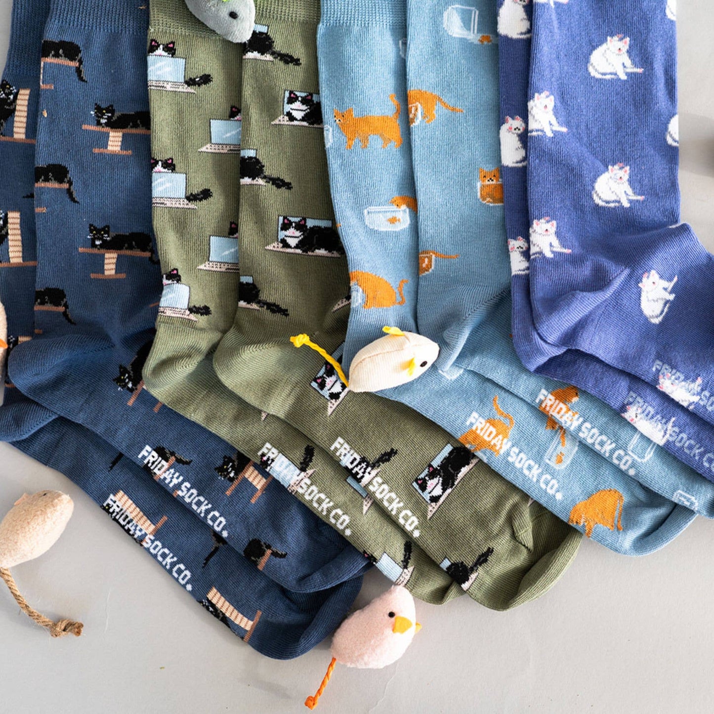 Friday Sock Co. - Men's Cozy Black Cat Mid-Calf Socks - Novelty Socks for Dad